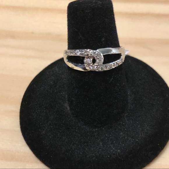 Ring - Picture 1 of 3